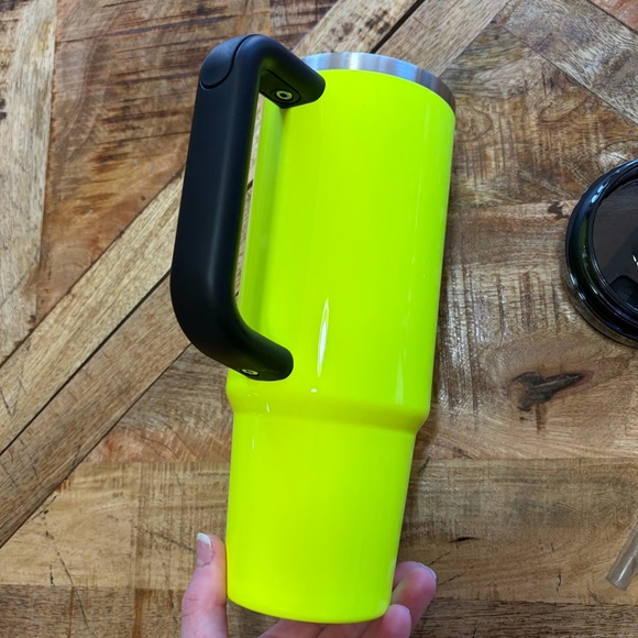 Open to offers! Stanley neon Yellow 30 oz Travel tumbler with Handle - Picture 4 of 6